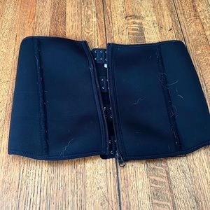 Waist trainer